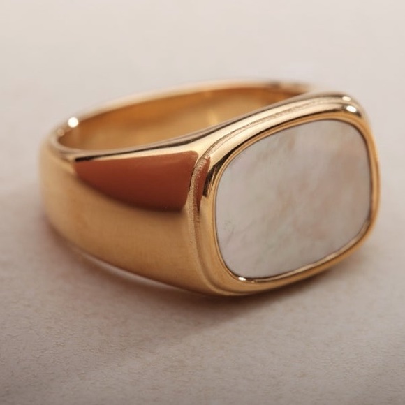 Signet shell ring - Picture 2 of 6